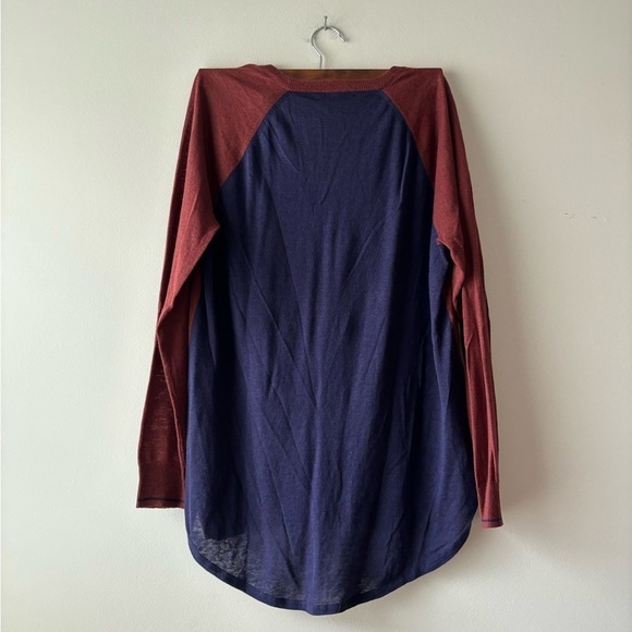 Madewell‎ long sleeve v-neck oversized top color burgundy and purple  size M - Picture 5 of 5